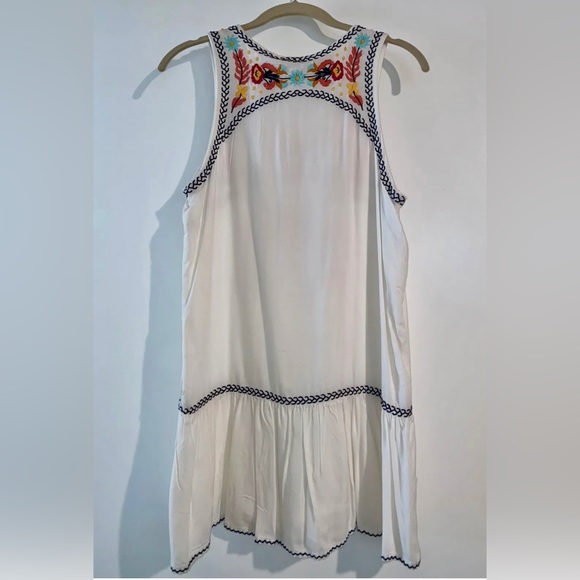 NEW Lovers + Friends Bohemian Embroidered Dress Size Small! - Picture 2 of 3
